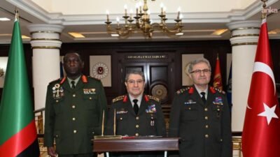 Genelkurmay Başkanı Orgeneral Selçuk Bayraktaroğlu, Kara Kuvvetleri Komutanı Orgeneral Metin
