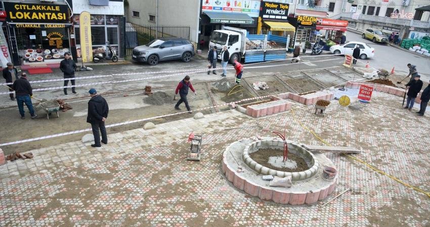 Giresun Belediyesi, Çıtlakkale’de meydan düzenleme çalışmalarına devam ediyor Giresun Belediyesi tarafından Çıtlakkale Mahallesi’nde hayata geçirilen meydan düzenleme projesinde
