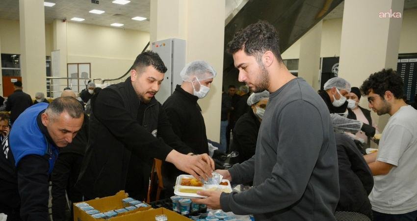Giresun Belediyesi’nin ramazan etkinlikleri Kültür ve Fuar Merkezi’nde ilk iftar
