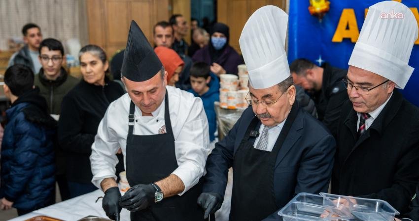 Gölbaşı Belediye Başkanı Yakup Odabaşı, ramazan ayının ilk iftarında Zübeyde