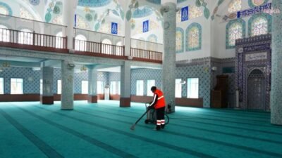 Gölbaşı Belediyesi, ramazan ayı öncesinde ilçe genelindeki camilerde kapsamlı temizlik
