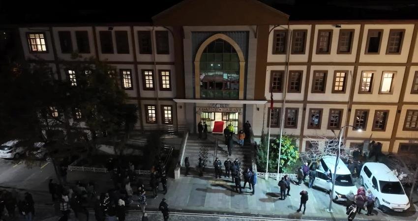 Görele Belediye Başkanı Hasbi Dede, sosyal medya üzerinden bir kişiye