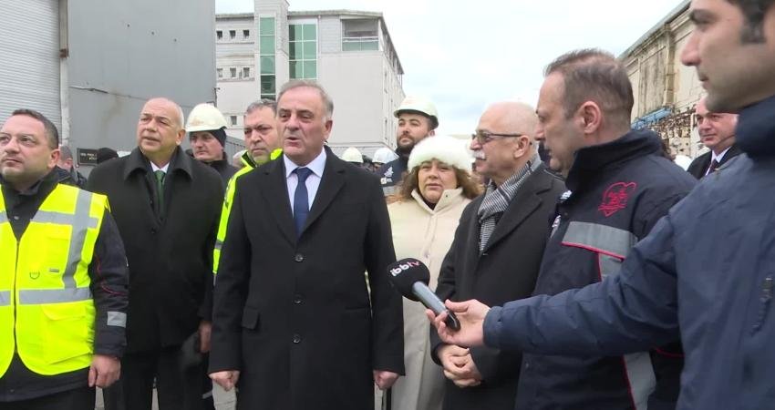 Haliç Tersanesi’nden Ankara’ya yerli baraj temizleme aracı… İBB Başkanvekili Nuri Aslan: “Memleketin parasını memlekette tutuyoruz” İstanbul Büyükşehir Belediyesi (İBB) Başkanvekili Nuri Aslan, atıl durumdan kurtarılarak