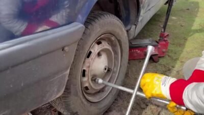 Aksaray’da aracının dört lastiği ve jantları hırsızlar tarafından çalınan vatandaşın