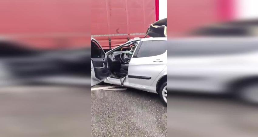 Hopa’da otomobil park halindeki tıra çarptı, 2 kişi hayatını kaybetti Artvin’in Hopa ilçesinde park halindeki tıra çarpan otomobilde bulunan 2