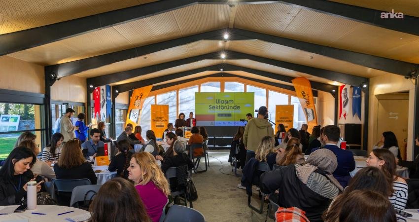 İBB Şehir Hatları’ndan ulaşımda toplumsal cinsiyet eşitliği için stratejik çalıştay İstanbul Büyükşehir Belediyesi (İBB) Şehir Hatları'nın Fransız Kalkınma Ajansı (AFD)