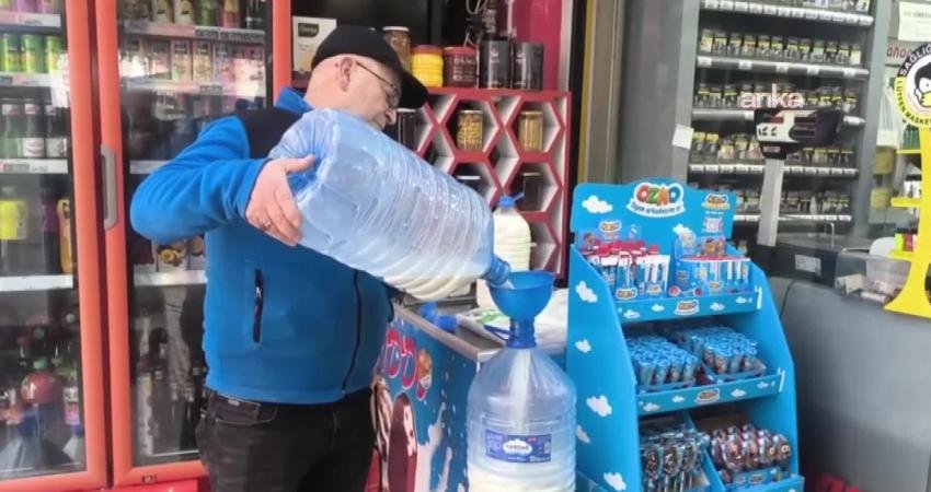 Iğdır’da şarküteri işletmeciliği yapan İrfan Kurtgan, "Ayın biri itibarıyla süte