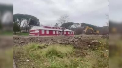 İYİ Parti Balıkesir Milletvekili Turhan Çömez, Ataşehir’de koru içerisinde bulunan