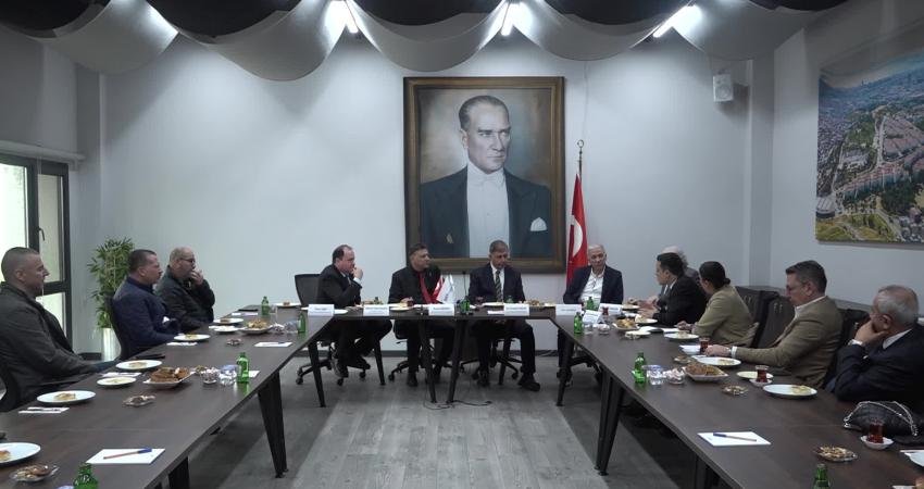 İzmir Büyükşehir Belediye Başkanı Cemil Tugay, Moda Tekstil Konfeksiyoncular (MTK)