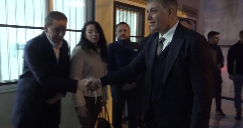 İzmir Büyükşehir Belediye Başkanı Cemil Tugay, günün ilk saatlerinde Park