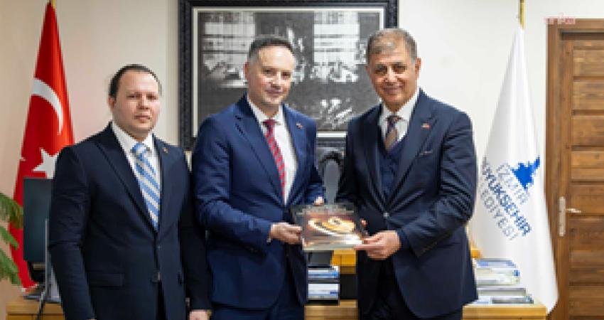 İzmir Büyükşehir Belediye Başkanı Cemil Tugay, Ekvator Cumhuriyeti’nin Ankara Büyükelçisi