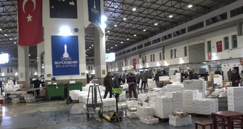 İzmir Büyükşehir Belediyesi’ne bağlı haller işlem hacminde lider İzmir Büyükşehir Belediyesi'ne bağlı haller, işlem hacminde liderliği elde etti.