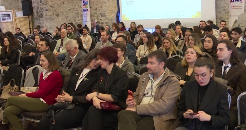 İzmir Büyükşehir Belediyesi’nin İzmir Seninle Programı kapsamında düzenlenen İş Ağı