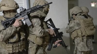 İzmir’de, liderliğini S.B’nin yaptığı öne sürülen suç örgütü ile örgüte