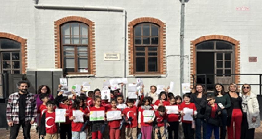 İzmir Büyükşehir Belediyesi’nin çocukların kitaplarla kurduğu bağı güçlendirmeyi ve okuma