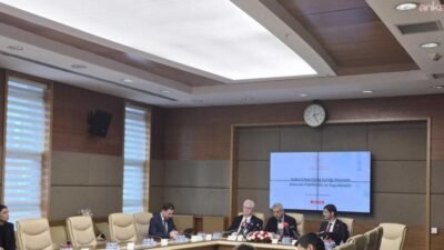 TBMM Kadın Erkek Fırsat Eşitliği Komisyonu'nda sunum yapan Sağlık Bakanı Kemal