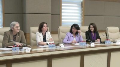 TBMM Kadın Erkek Fırsat Eşitliği Komisyonu'nda sunum yapan Sağlık Bakanı Kemal