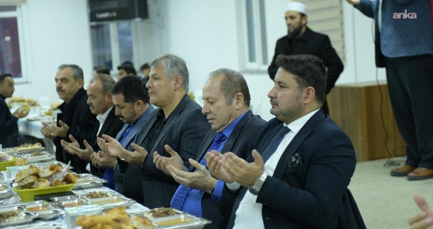 Kahramankazan Belediye Başkanı Selim Çırpanoğlu, İmrendi Mahallesi’nde düzenlenen iftar programında