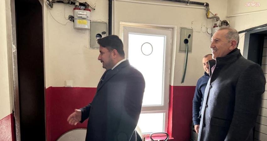 Kahramankazan Belediye Başkanı Çırpanoğlu: “Ramazan ayının bereketini ilçemizde yaşatmak için kapı kapı dolaşıyoruz” Kahramankazan Belediye Başkanı Selim Çırpanoğlu, ilçedeki mahalleleri ve TOKİ bölgesini