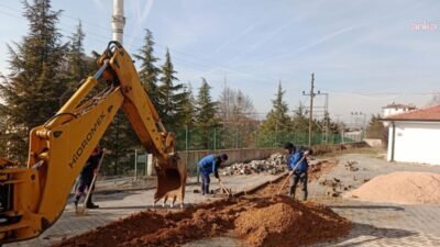 Kahramankazan Belediyesi Fen İşleri Müdürlüğü ekipleri, ilçe genelinde yürüttüğü bakım onarım,