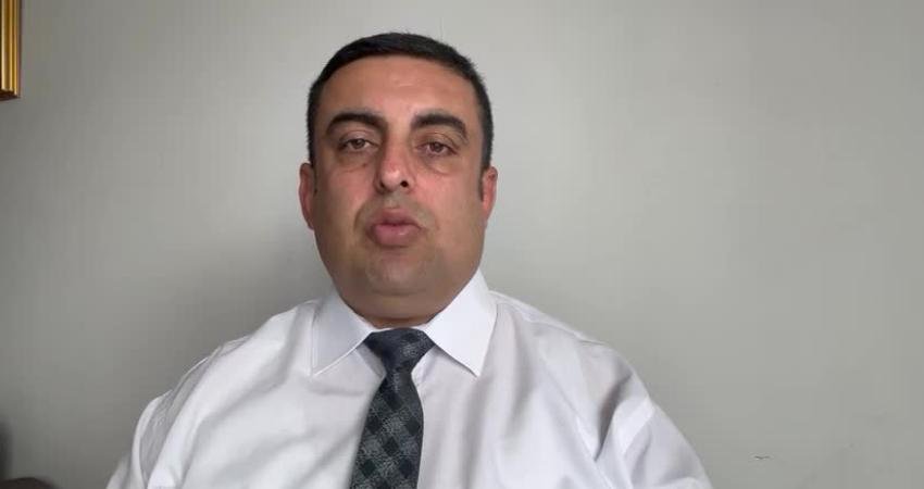 Kamu Sağlık Sen Genel Başkanı Karataş: “Devlet Memurları Kanunu’nun 56. maddesinde yapılan değişiklikle çalışanların iş güvencesi yok edilmiştir” Kamu Sağlık Sen Genel Başkanı Ümit Karataş, Devlet Memurları Kanunu'nun