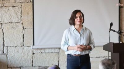 Karabağlar Belediyesi bünyesinde ücretsiz eğitim desteği sunan KARBEM’de yeni bir