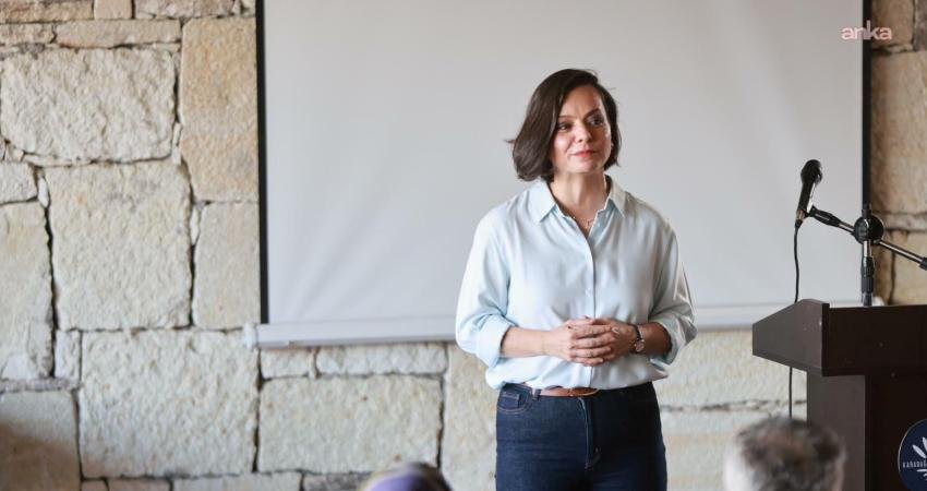 Karabağlar Belediyesi bünyesinde ücretsiz eğitim desteği sunan KARBEM’de yeni bir