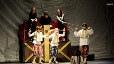 Karşıyaka Belediye Tiyatrosu, 2025-2026 sezonu kapsamında yetişkinler ve çocuklara yönelik