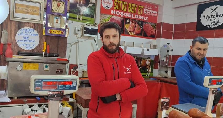 Elazığ’da kasaplar, et fiyatlarının yüksek olması nedeniyle halkın alamadığını belirtiyor.