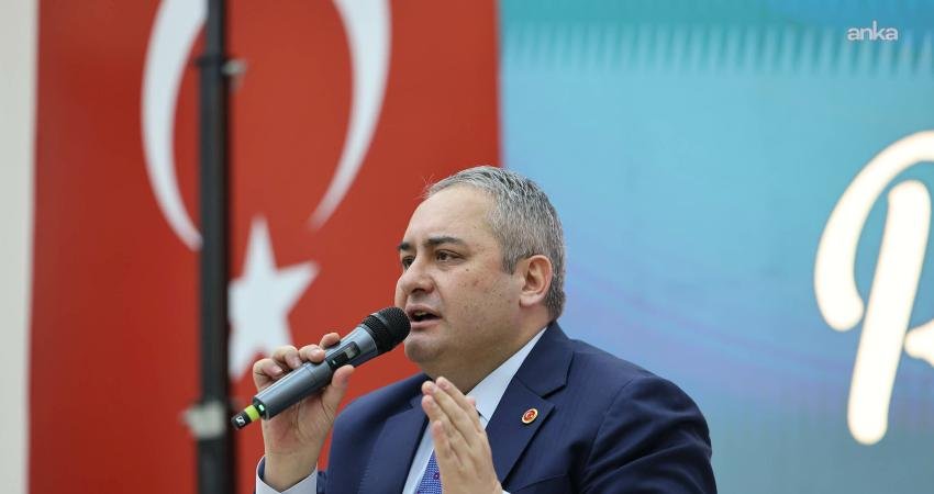 Keçiören Belediye Başkanı Mesut Özarslan, Mevlana Kültür Merkezi’nde düzenlenen iftar