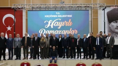 Keçiören Belediye Başkanı Mesut Özarslan, Mevlana Kültür Merkezi’nde düzenlenen iftar