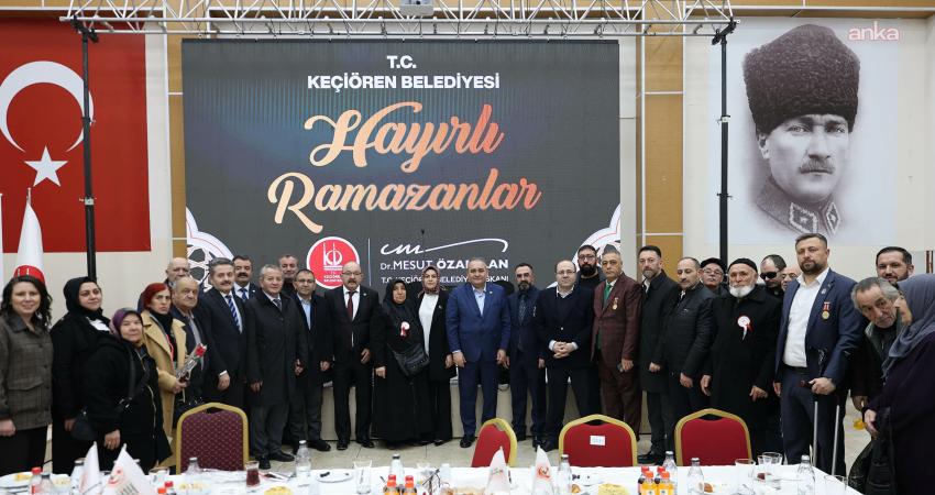 Keçiören Belediye Başkanı Mesut Özarslan ve eşi Filiz Özarslan, ramazanın