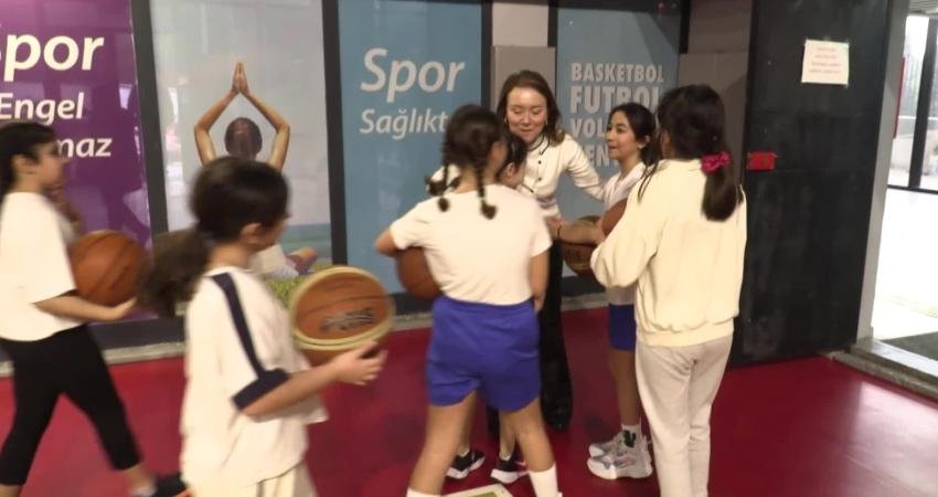 Konak Belediye Başkanı Nilüfer Çınarlı Mutlu, Konak Belediyesi’nin Gültepe Atatürk