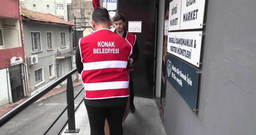 Konak Belediyesi sayesinde ihtiyaç sahibi tekerlekli sandalyesine kavuştu Konak Belediyesi Sosyal Yardım İşleri Müdürlüğüne yaptığı başvuru sonucu tekerlekli
