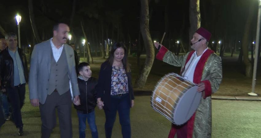 Konyaaltı Belediyesi’nin ramazan etkinlikleri, HayatPark Kır Kahvesi’nde başladı. İlk etkinliğe katılan