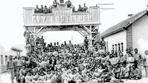 Farkındasınızdır sanırım. Köy Enstitüleri hakkında tartışmalar bitip tükenmek bilmiyor. Konu