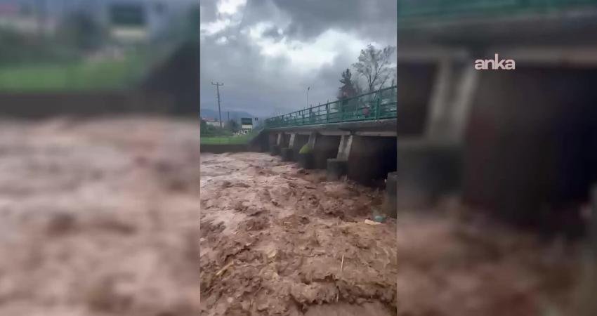 Muğla'nın Köyceğiz ilçesinde dün erken saatlerde başlayan şiddetli yağış, özellikle