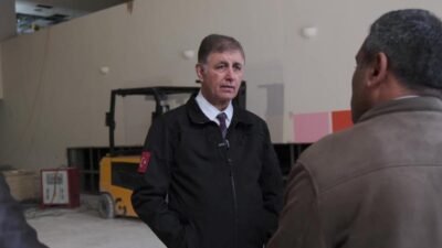 İzmir Büyükşehir Belediyesi, Kültürpark’a yeni bir kütüphane daha kazandırıyor. Görme