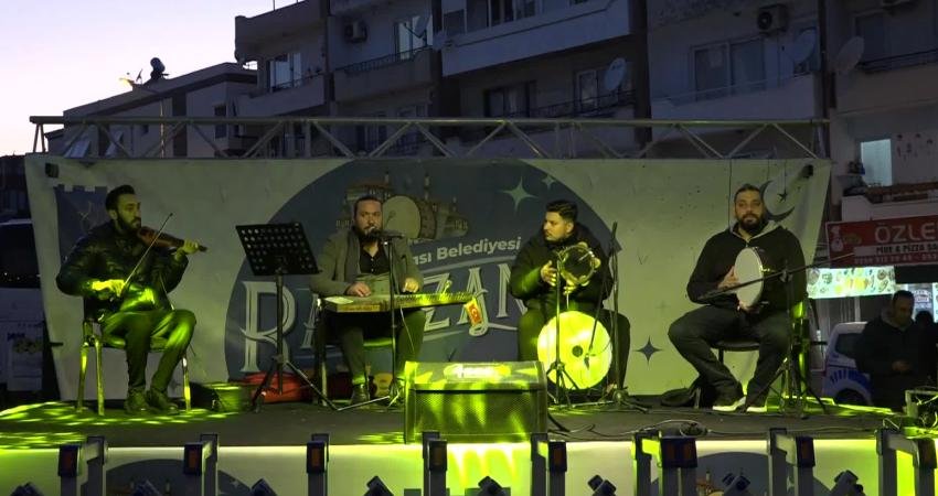 Aydın’da Cumhuriyet Halk Partili (CHP) belediye başkanları ve milletvekilleri, Kuşadası