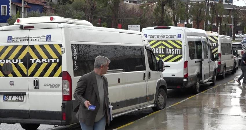 Kuşadası Belediyesi ekiplerinden öğrenci servislerinde kapsamlı denetim Kuşadası Belediyesi Zabıta Müdürlüğü ekipleri, çocukların güvenli ulaşım hakkını korumak