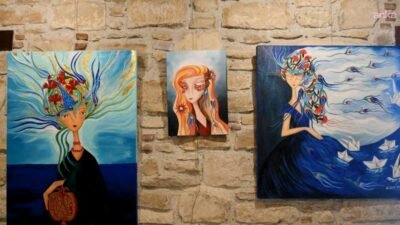 Kuşadası Belediyesi İbramaki Sanat Galerisi, Gülay Yür Ünaldı’nın “Çinilerin Dansı”