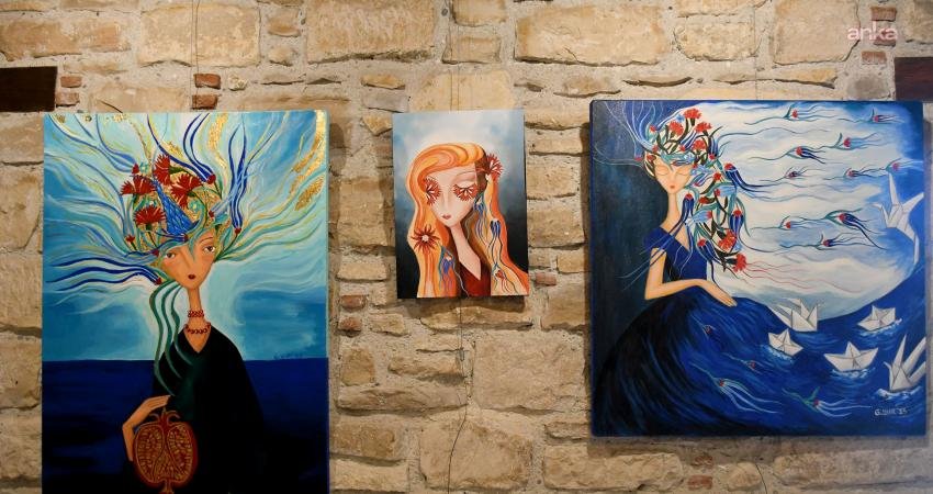 Kuşadası Belediyesi İbramaki Sanat Galerisi, “Çinilerin Dansı” resim sergisine ev sahipliği yapıyor Kuşadası Belediyesi İbramaki Sanat Galerisi, Gülay Yür Ünaldı’nın “Çinilerin Dansı”