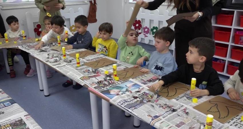 Kuşadası’nda çocuklar, “Çocuktan Al Haberi” etkinliğiyle gazetecilik mesleğini tanıdı Kuşadası Belediyesi bünyesinde faaliyet gösteren Çocuk Gelişim Merkezi’nde eğitim alan