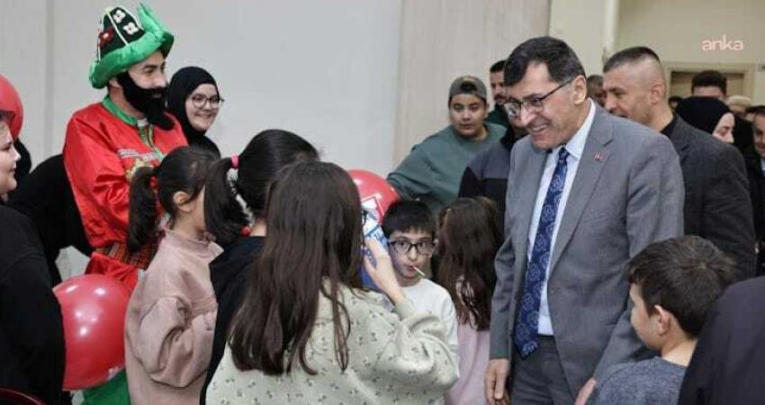 Kütahya Belediyesi’nden Kirazpınar’da ramazan etkinlikleri Kütahya Belediye Başkanı Eyüp Kahveci, ramazan ayı dolayısıyla Kirazpınar Sosyo