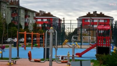 Lüleburgaz Belediyesi, kent genelindeki parklarda kapsamlı bir yenileme çalışması başlatıyor.