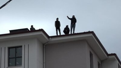 Malatya’nın Battalgazi ilçesinde rezerv alanda bulunan TOKİ inşaatında çalışan 4