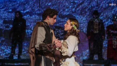 Maltepe Belediye Tiyatrosu, 17’nci sezonunda perdelerini “Hamlet” ile açtı. Gösterim