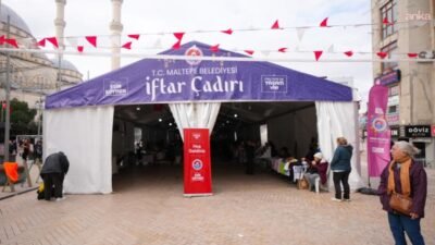Maltepe Belediyesi, ramazan ayında Cumhuriyet Meydanı’nda kurduğu iftar çadırında ilçe