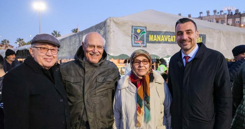 Manavgat Belediyesi’nin iftar buluşmaları devam ediyor Manavgat Belediye Başkan Vekili Av. Mehmet Çiçek, Atatürk Kültür Merkezi’nde