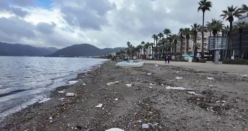 Marmaris Belediyesi’nden fırtına mesaisi: 220 ağaca müdahale edildi, 40 kamyon atık toplandı Marmaris Belediyesi ekipleri, yaklaşık 15 gündür etkisini sürdüren fırtına ve